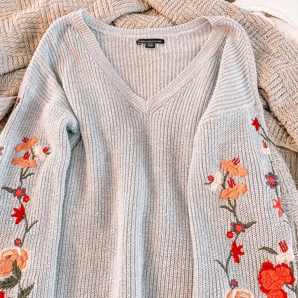 American Eagle sweater